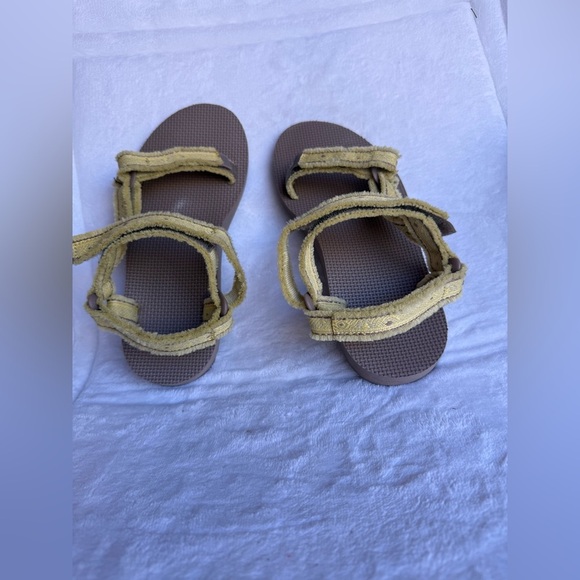 TEVA ORIGINAL UNIVERSAL MARESSA SANDALS WOMEN’s Size 7 Shoes light yellow - Picture 3 of 15